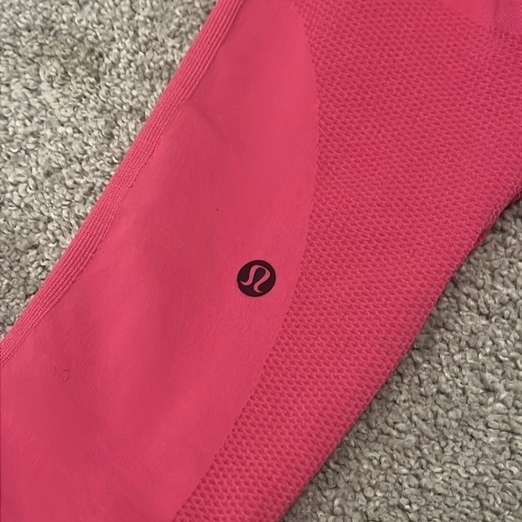 Lululemon seamless crop leggings in pink - size 6 - Picture 4 of 9
